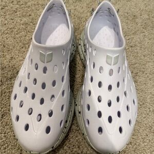 Kane Footwear- Revive recovery shoe